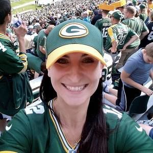 Meet your Posher, Laura